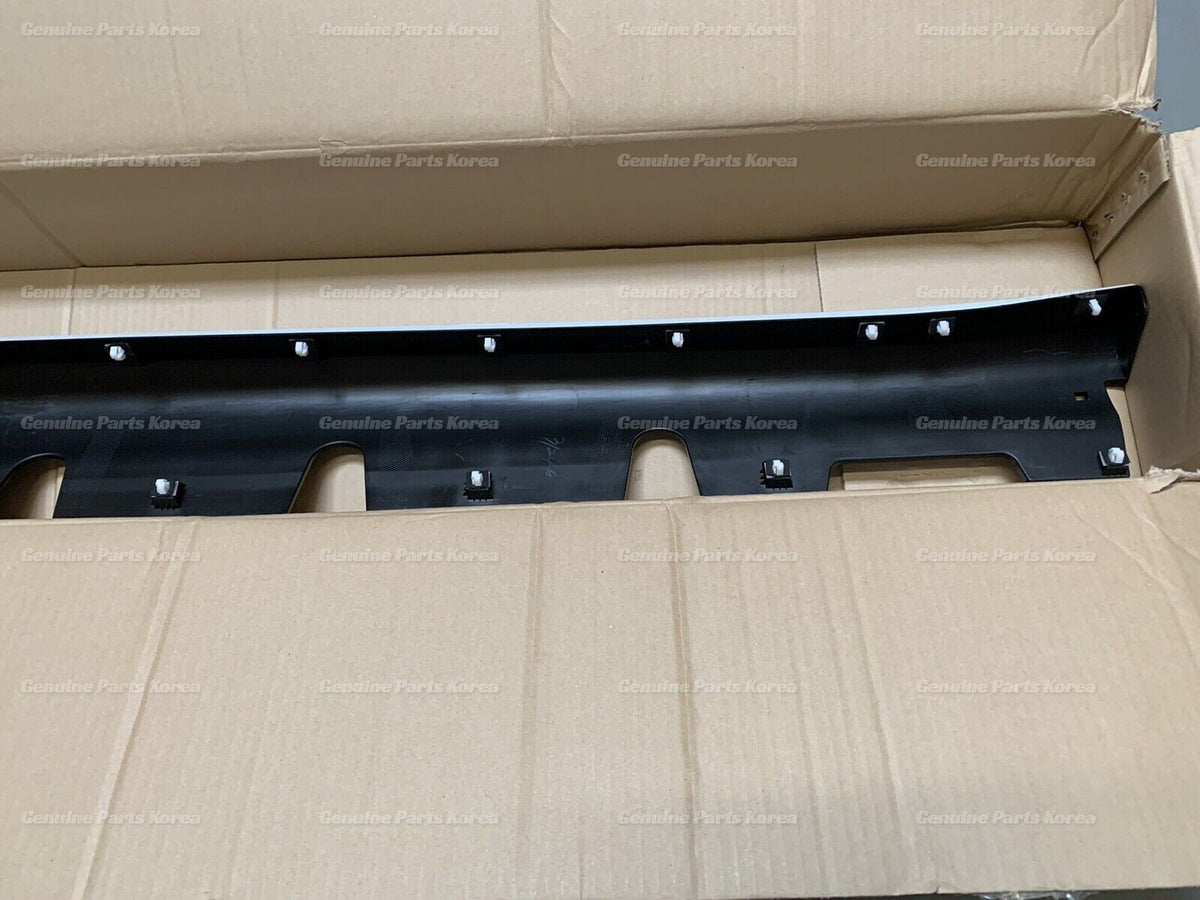 Genuine Rocker Molding Side Sill Right 87752J3000EB for Hyundai Veloster 19-21