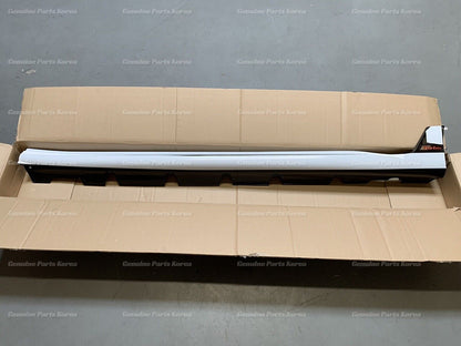 Genuine Rocker Molding Side Sill Right 87752J3000EB for Hyundai Veloster 19-21